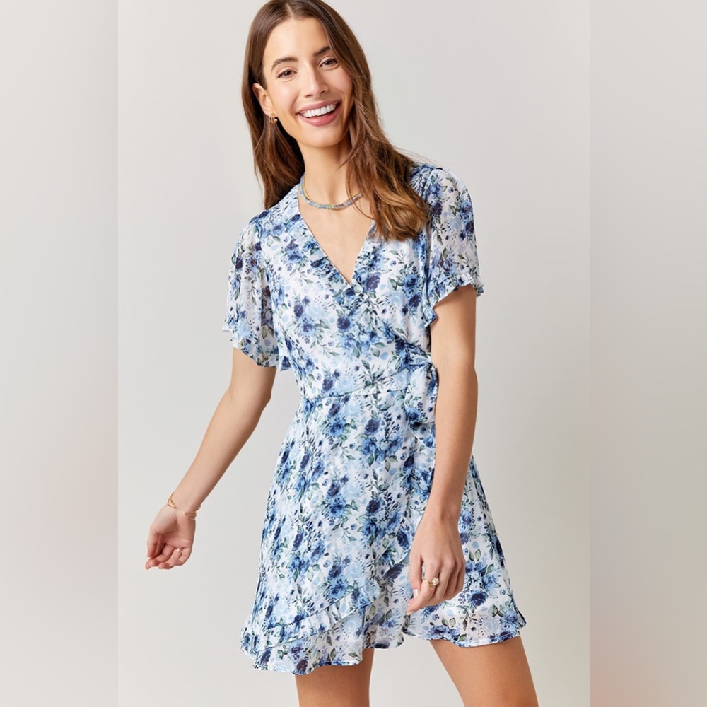 Francesca’s Collections Mi Ami Aria Floral Wrap Mini Dress